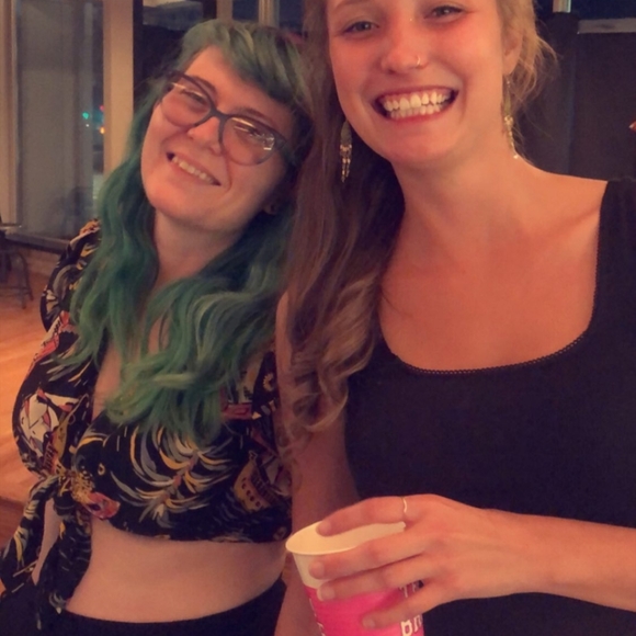 Meet your Posher, Alana - Picture 2 of 4